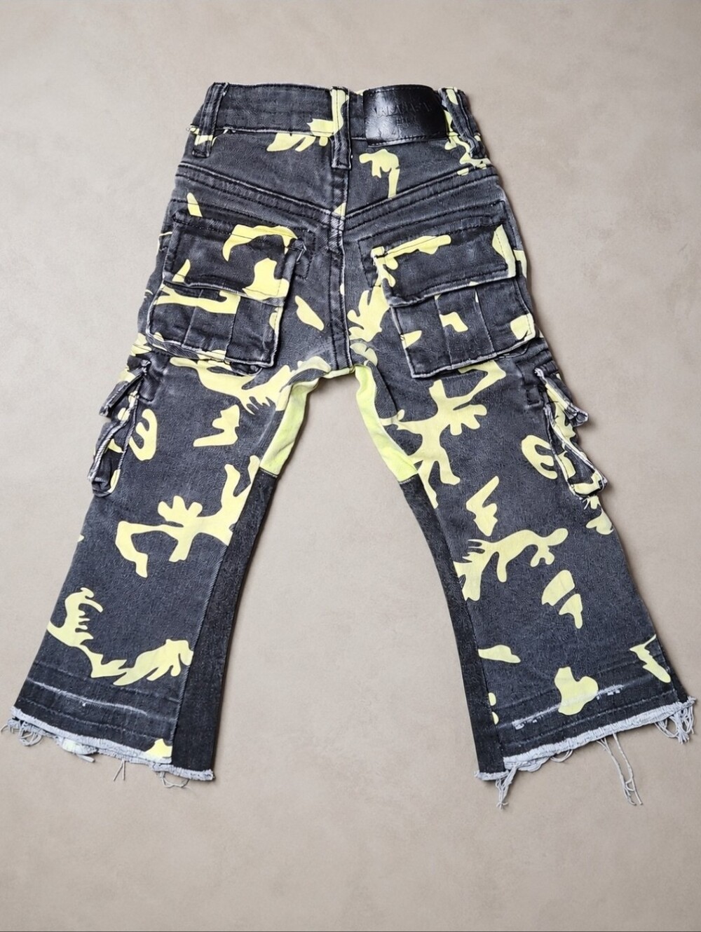 Valabasas Play Commander Taiga Camo Stacked Cargo Jeans 1T - Picture 15 of 16